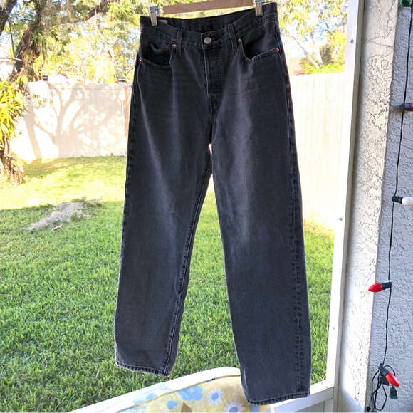 Levi’s 501 Button-fly Black Jeans Women’s W28 L32, Straight Leg Classic Mid-Rise - Picture 12 of 17